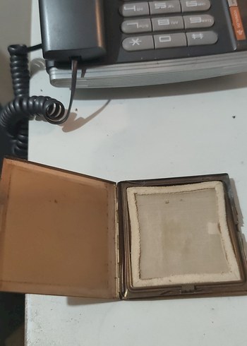 Parlak Altın Renk Metalik Kartlık pudrilik - Görsel 2