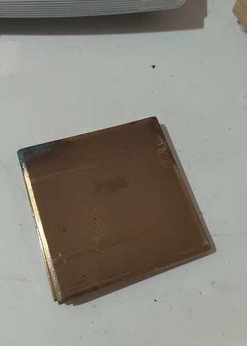 Parlak Altın Renk Metalik Kartlık pudrilik - Görsel 4