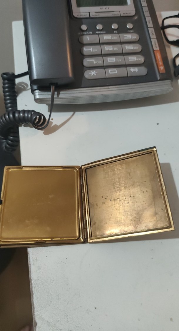 Parlak Altın Renk Metalik Kartlık pudrilik - Görsel 3