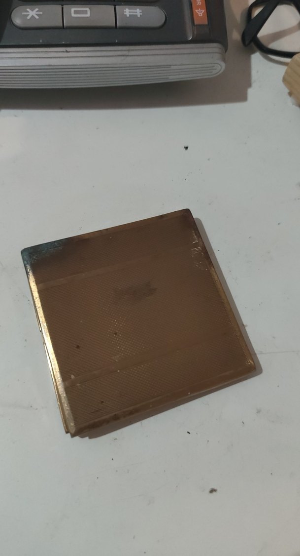 Parlak Altın Renk Metalik Kartlık pudrilik - Görsel 4