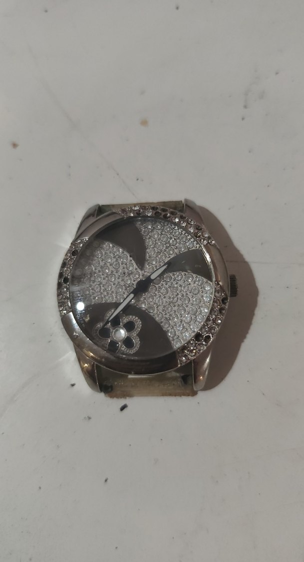 Pul İşlemeli Gri Kadın Saati parca - Görsel 4