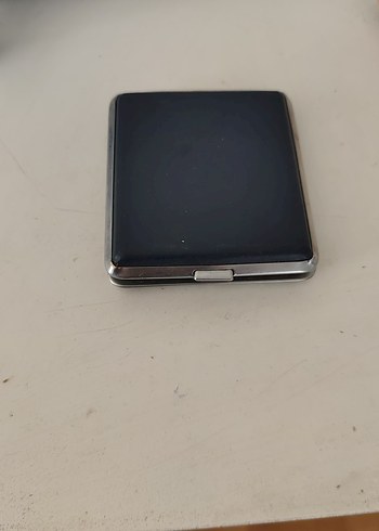 Diğer Minimal Siyah Metal Sigara Kutusu