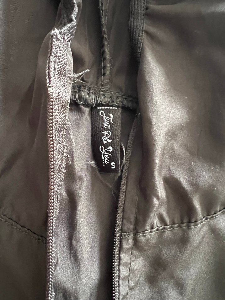 Kapüşonlu yağmurluk - Görsel 4