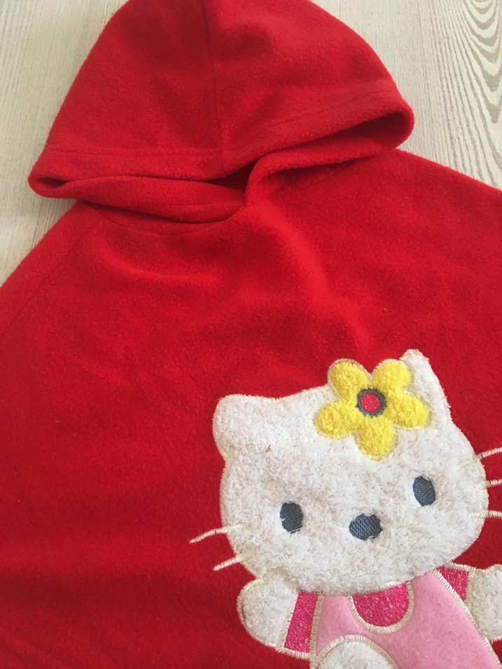 Kız Çocuk Kapüşonlu Nakışlı Panço - Görsel 2