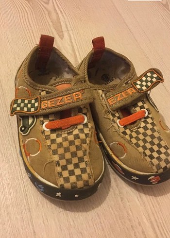 Erkek Çocuk Mavi ve Desenli Bantlı Terlik - Görsel 4