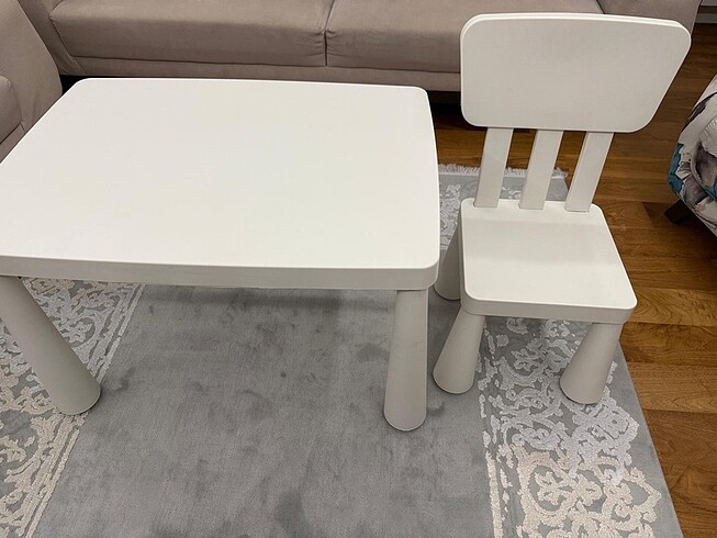 İkea beyaz çocuk masa ve sandalye