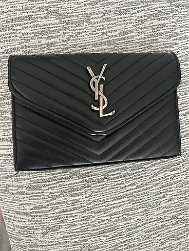 Yves Saint Laurent çanta