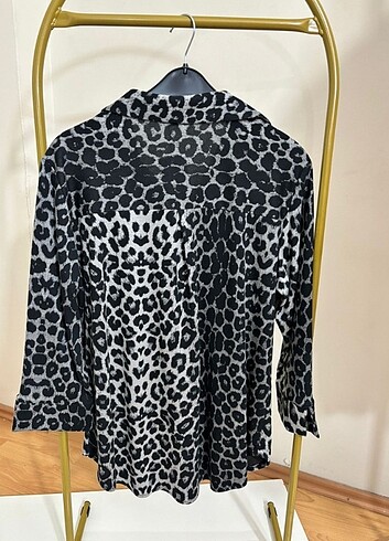 44 Beden siyah Renk Leopar Gömlek