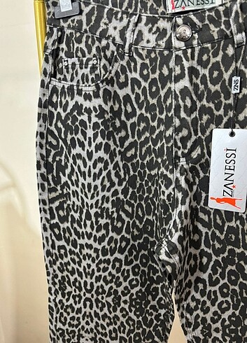 42 Beden siyah Renk Leopar desenli Kot Pantolon