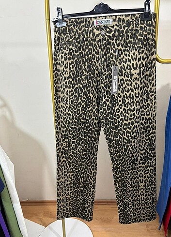 Diğer Leopar desenli kot pantolon
