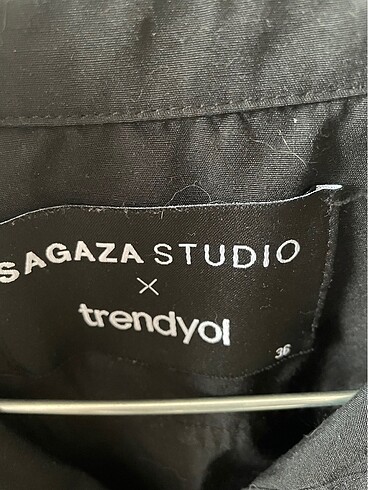 s Beden Sagaza studio siyah gömlek