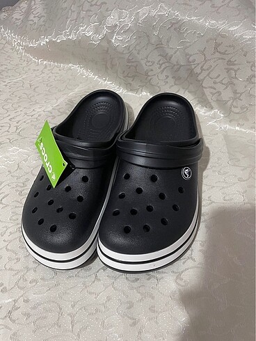 42 Beden siyah Renk CROCS TERLİK