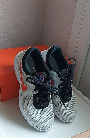 38 Beden Nike Revolution 4 SD (Gs) orijinal