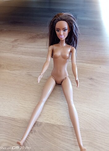 Barbie bebek sorunsuz 