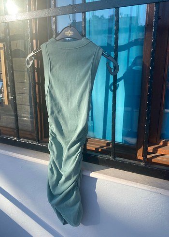 Kolsuz Drapeli Mini Elbise - Görsel 3