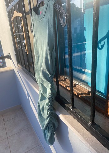 Kolsuz Drapeli Mini Elbise - Görsel 2