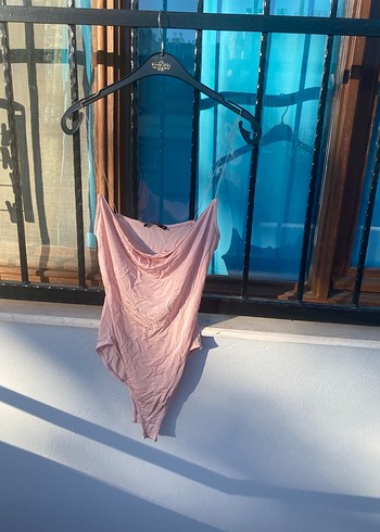 Pembe Askılı degaje yaka body - Görsel 2