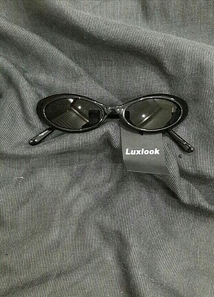 Siyah vintage güneş gözlüğü 