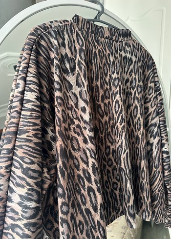 Kahverengi Leopar Desenli Kadın Bluz - Görsel 3