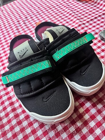 Nike terlik offline