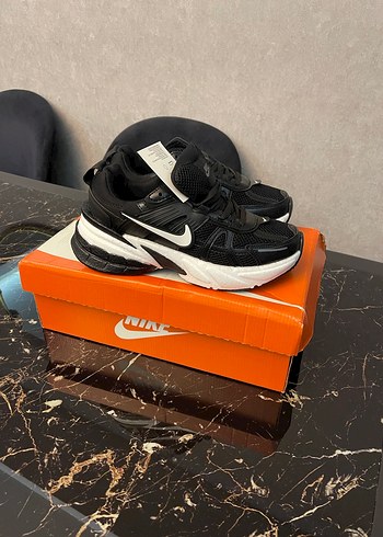 Nike Siyah Kadın Spor Ayakkabı Velcro Detaylı