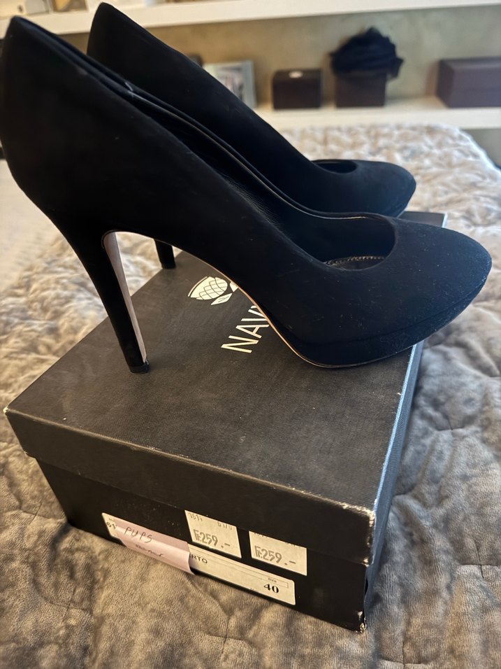 Yeni NAVYBOOT/Switzerland süet derisi pumps - Görsel 3