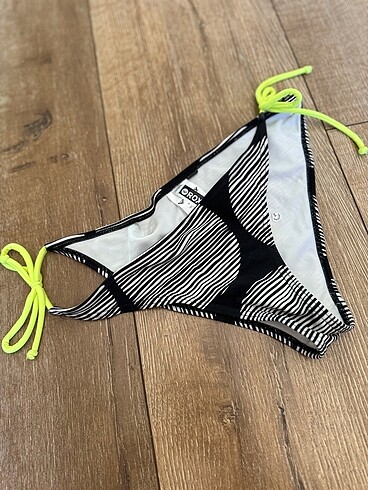 Yeni ROXY bikini altı