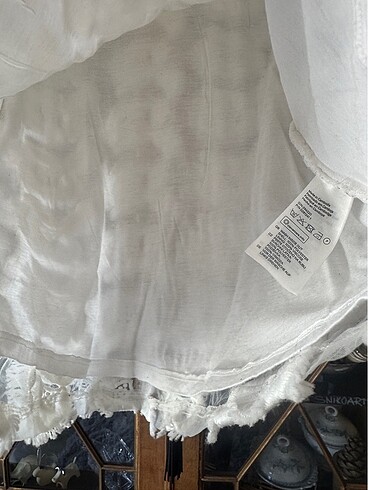 m Beden beyaz Renk Nadir Bulunan H&M Bluz Şık ve zamansız bir model
