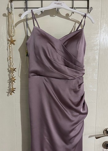 Uzun, Dökümlü, Askılı Mor Abiye Elbise - Görsel 2