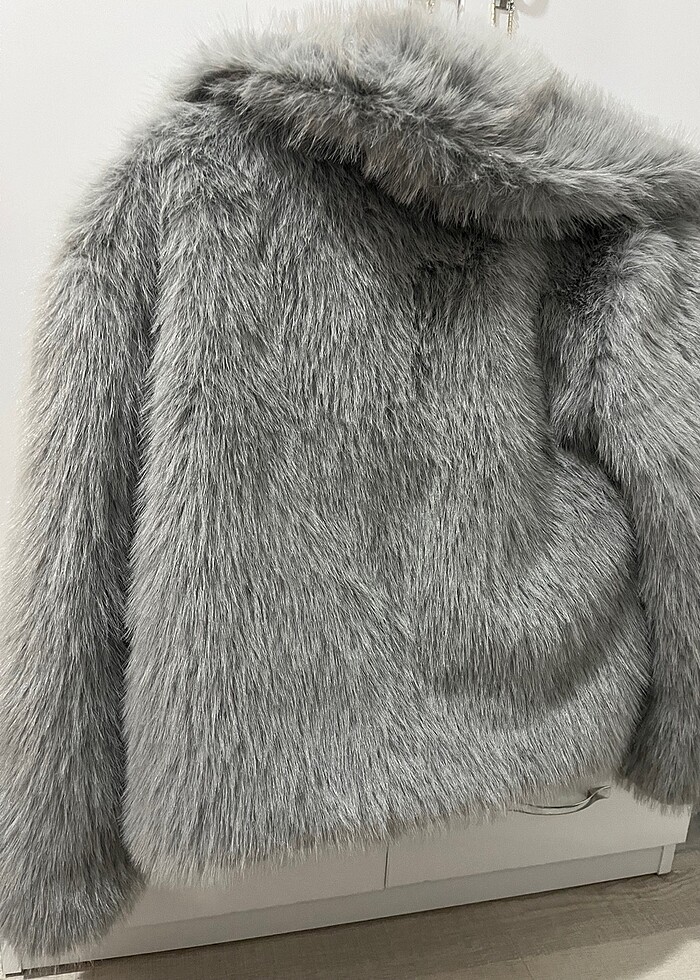 Zara model peluş mont - Görsel 5