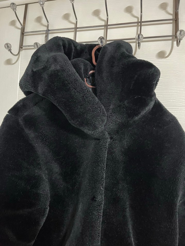 Siyah Kapüşonlu Peluş Kaban - Görsel 5