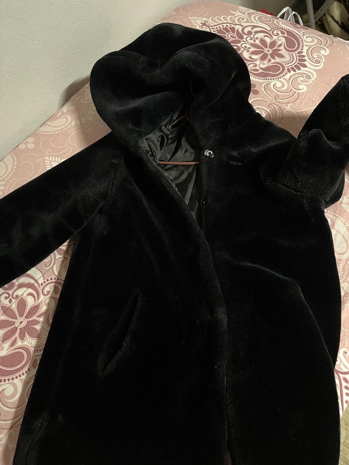 Siyah Kapüşonlu Peluş Kaban - Görsel 2