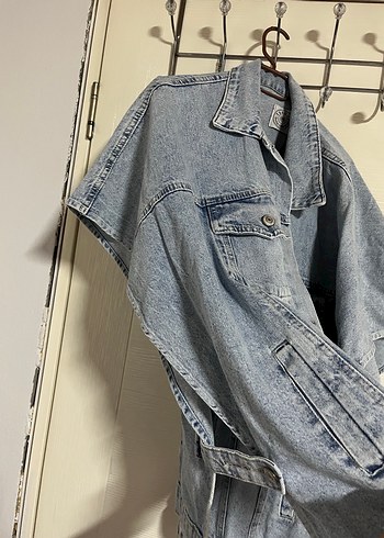 Düğmeli Kısa Kollu Mavi Kot Ceket - Görsel 3