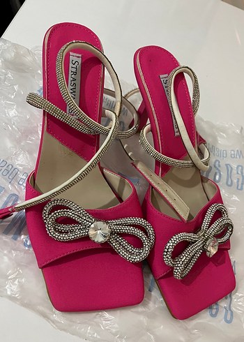 Pembe Yüksek Topuklu Fiyonklu Gece Ayakkabısı