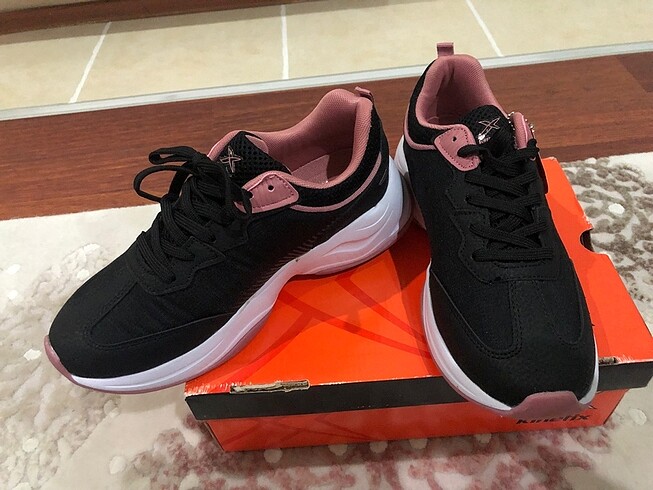 38 Beden siyah Renk Kinetix spor ayakkabı