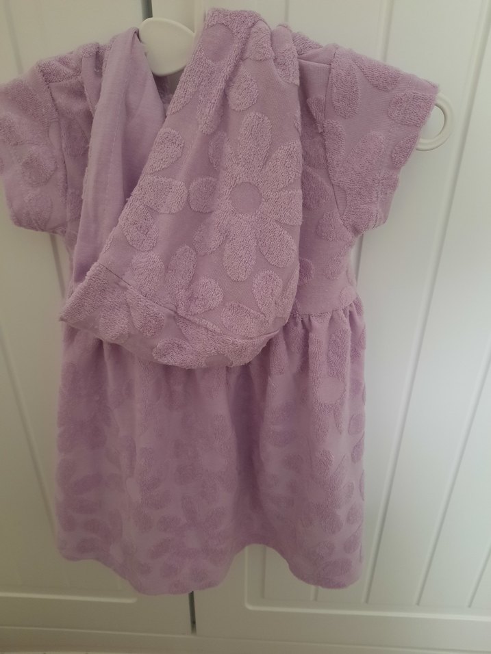 Kız Çocuk Kapüşonlu Mor Fırfırlı Elbise - Görsel 2