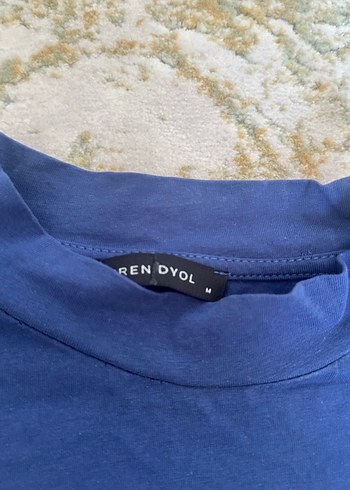 Mavi crop tişört