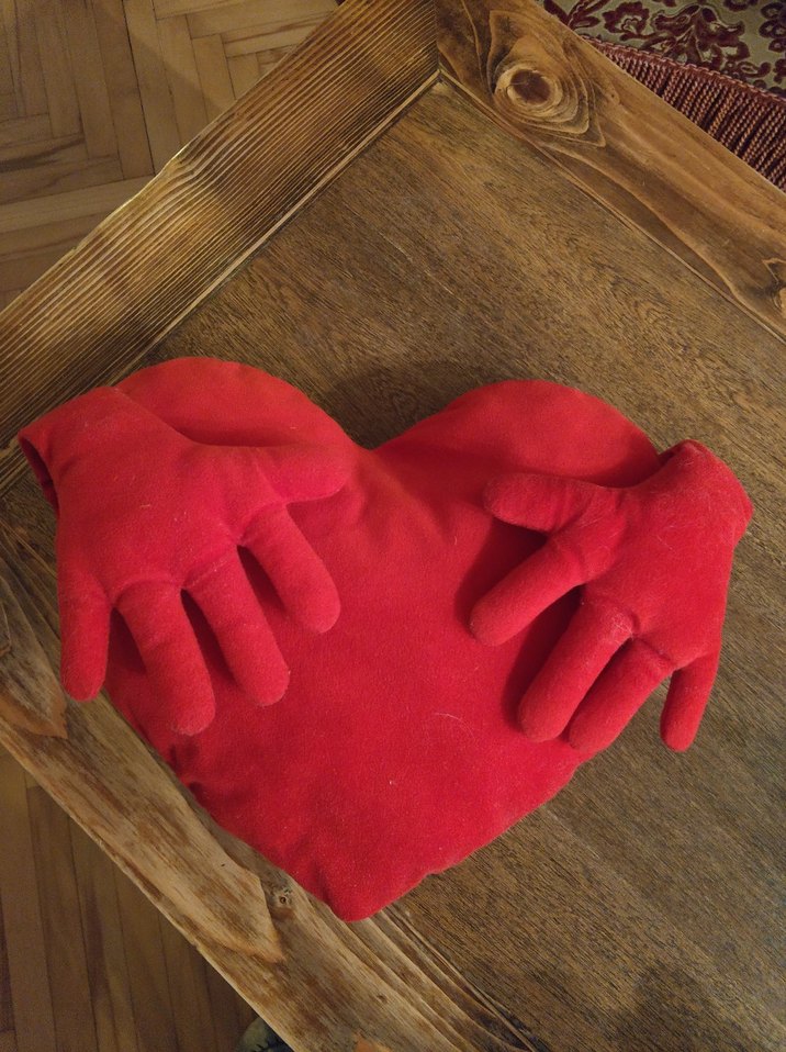 Kırmızı Kalp Şeklinde yastik - Görsel 2