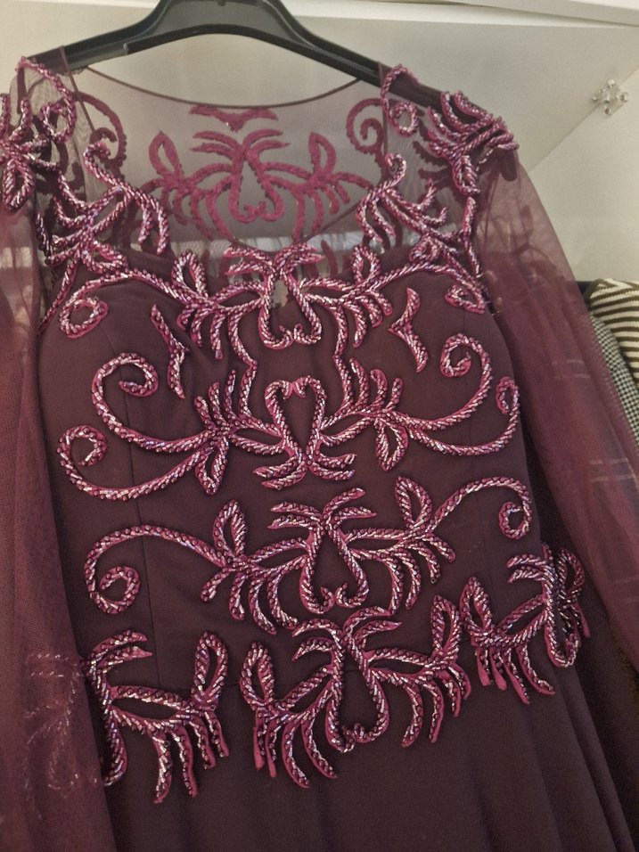 Mürdüm Nakışlı Uzun Abiye Elbise - Görsel 4