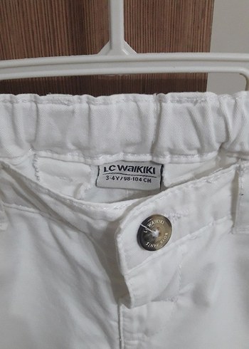 Erkek Beyaz Pamuklu Düğmeli Şort - Görsel 3