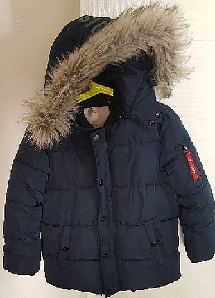 Zara Mont