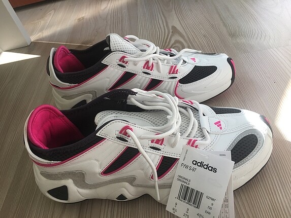 Adidas spor ayakkabı