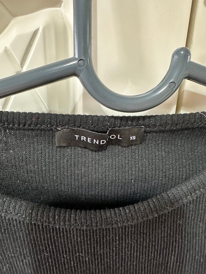 Siyah Kesik Detaylı Uzun Kollu Elbise - Görsel 3