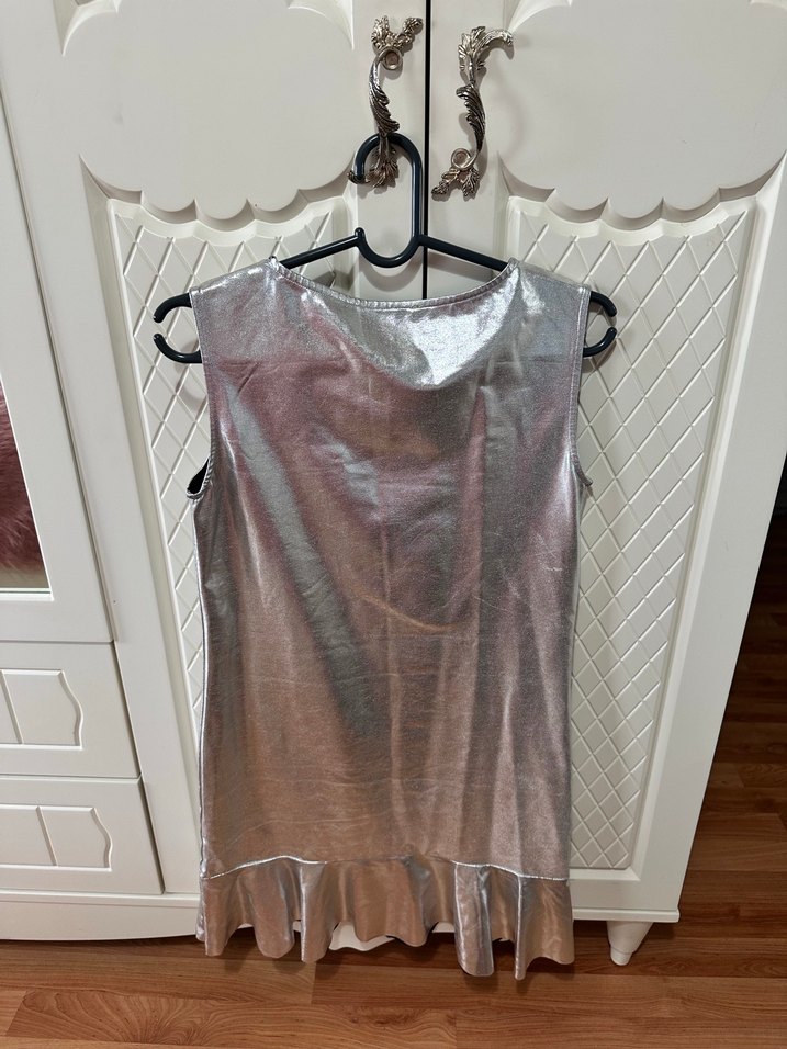 Parlak Gri Uzay Elbise - Görsel 2