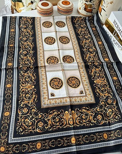 Diğer Versace model desenli şal