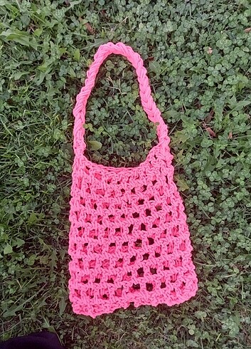 Pembe örgü çanta