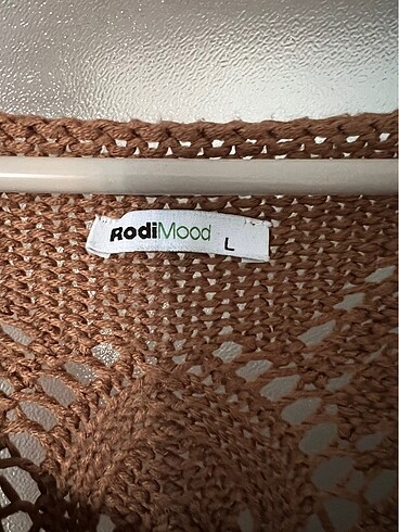 Rodi Mood sırt detaylı kazak