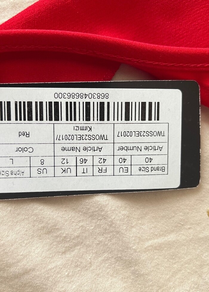 Kırmızı elbise - Görsel 2