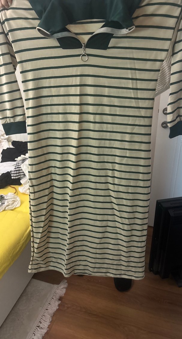 Yeşil Çizgili Polo Yaka elbise tesettür - Görsel 3