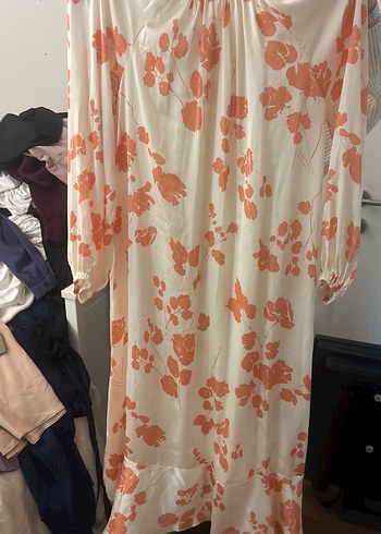 Beyaz Turuncu Desenli Uzun Kadın Elbise - Görsel 2